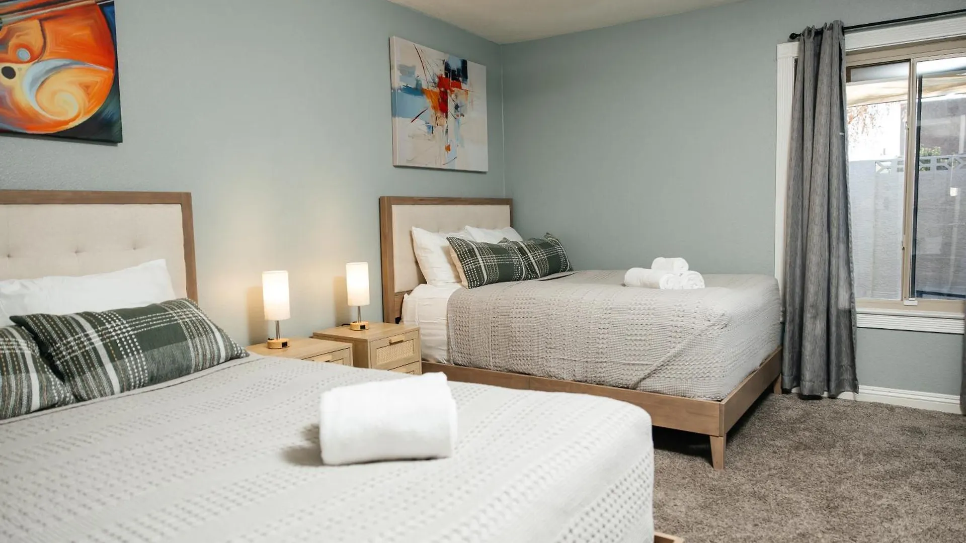 Beautiful Spacious 3 Bedroom House Tesla Connect Las Vegas Vakantiehuis