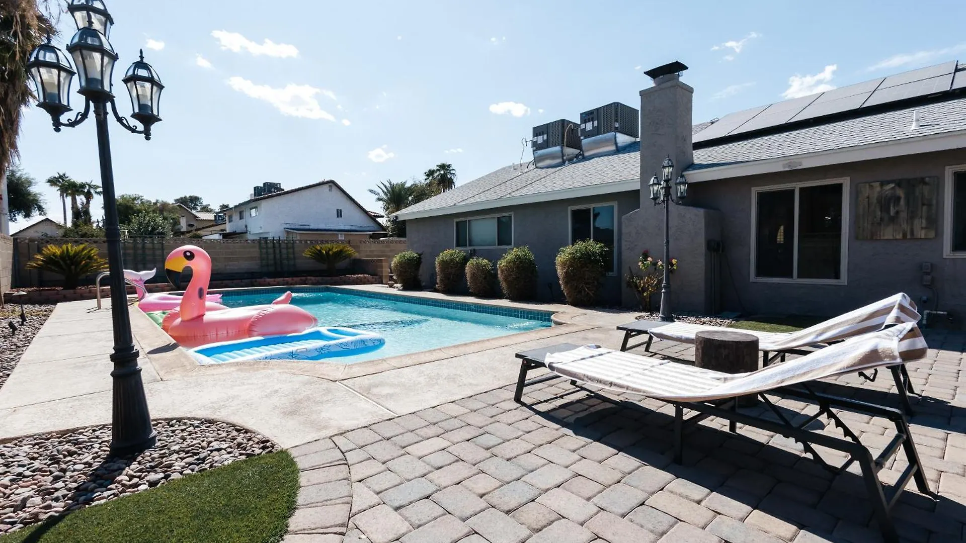 Beautiful Spacious 3 Bedroom House Tesla Connect Las Vegas