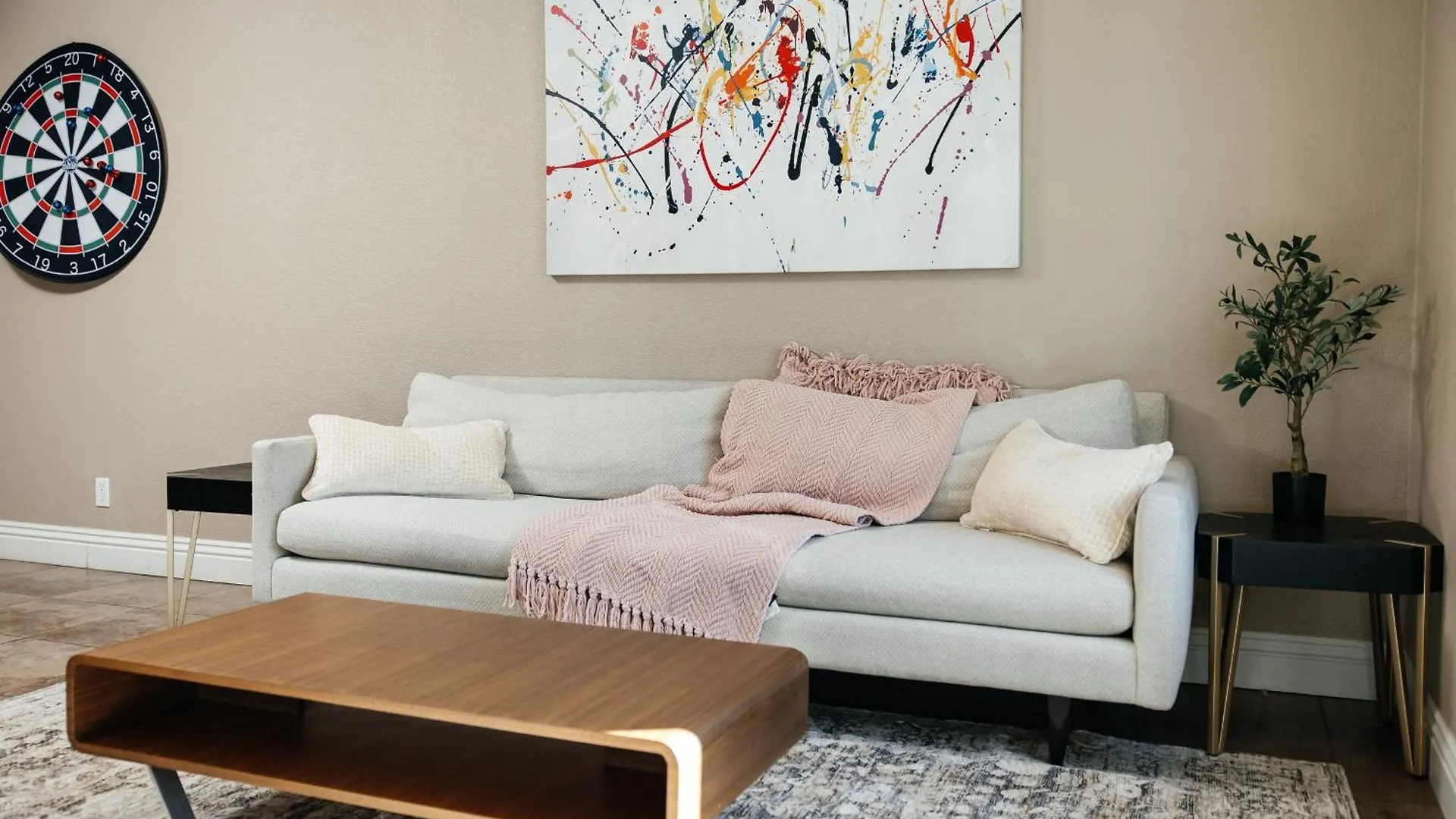 Beautiful Spacious 3 Bedroom House Tesla Connect Las Vegas